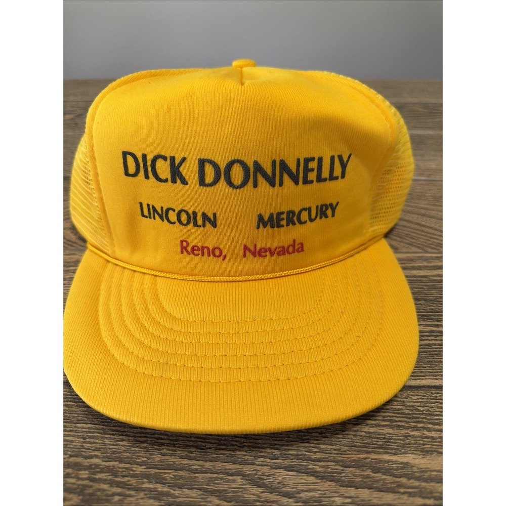 VTG Gold Mesh Snap Back Trucker Style Cap Hat 1980's Reno, Nevada Dealership